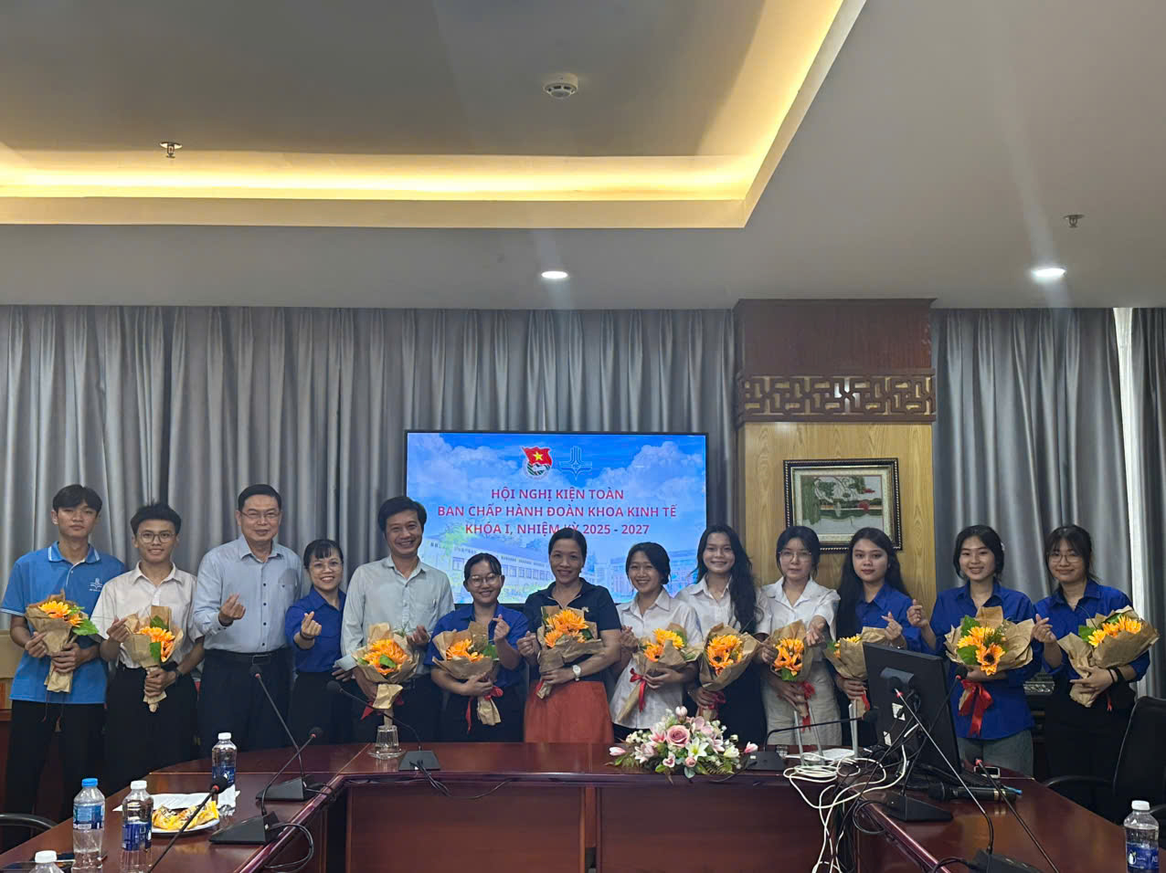 KIỆN TOÀN BCH ĐOÀN KHOA KINH TẾ - TDC NHIỆM KỲ 2025 – 2027